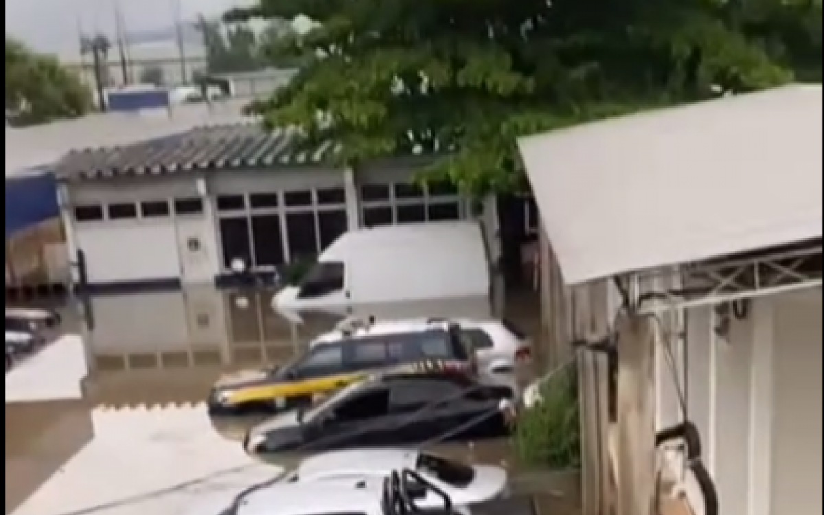 Sede da superintendência da PRF alagada após chuvas fortes em Irajá - Divulgação