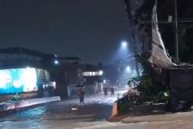 Bombeiros seguem com buscas por mulher desaparecida durante temporal em Belford Roxo