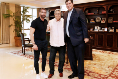 Presidente da Ferj recebe Pedrinho, do Vasco, na sede da entidade: 'Foi enriquecedor o debate'