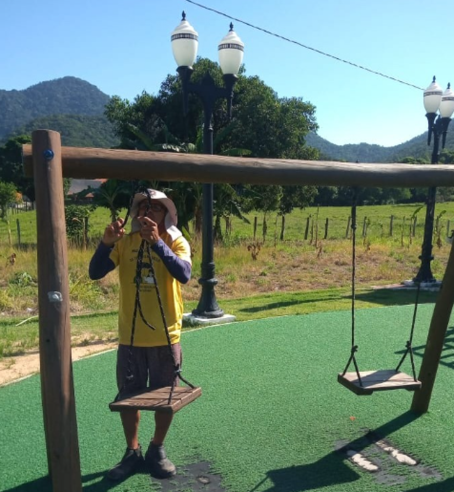 Prefeitura de Saquarema segue com os serviços de limpeza e manutenção em Sampaio Corrêa, Bacaxá e Jaconé - Divulgação/Prefeitura de Saquarema