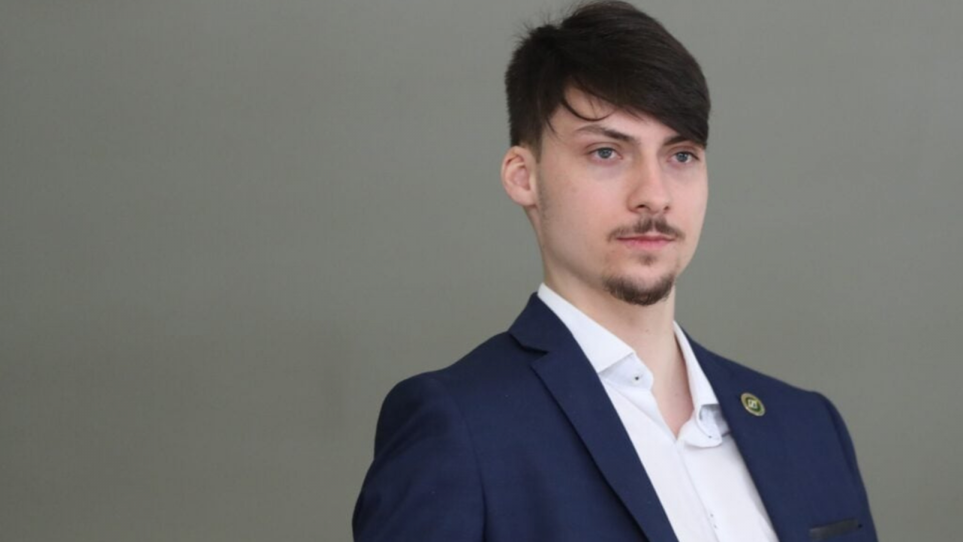 Após ter sexualidade exposta por ex-assessor, Renan Bolsonaro surge com novo affair
 - Foto: Reprodução