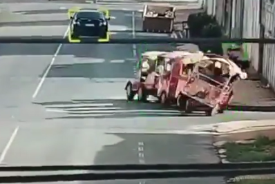Vídeo: Acidente com trenzinho motorizado deixa quatro feridos em Carmo do Paranaíba, Minas Gerais