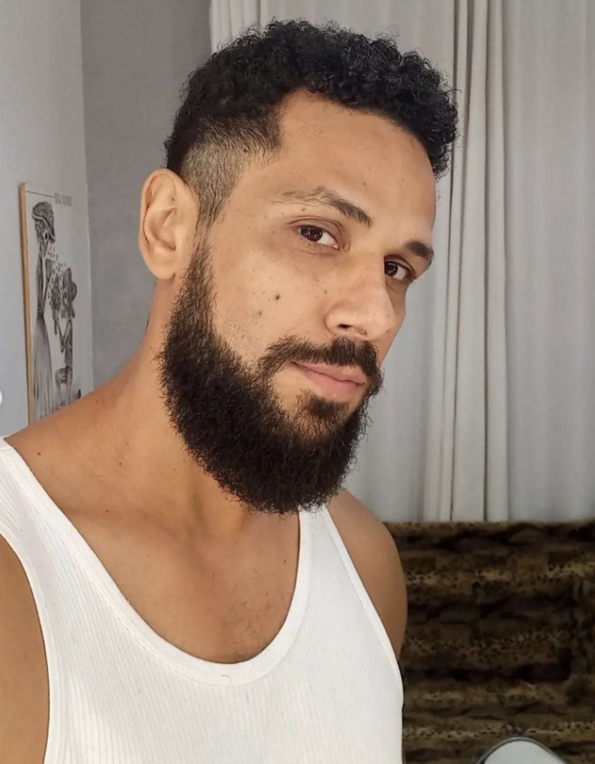 Amaury Lorenzo exibe novo look após fim de 'Terra e Paixão' - Reprodução / Instagram