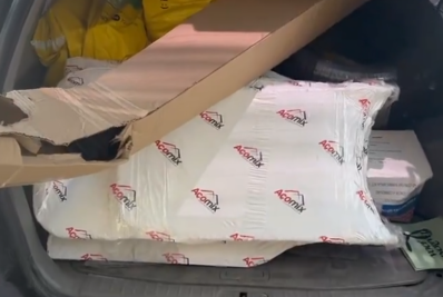 Dois homens são presos com mercadorias roubadas em São Gonçalo