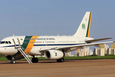 Jato da FAB que transportava Lula abortou decolagem e voltou para pátio militar em SP