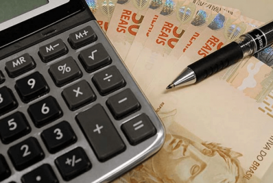 Inadimplência média no crédito livre cai para 4,7% em dezembro, revela BC