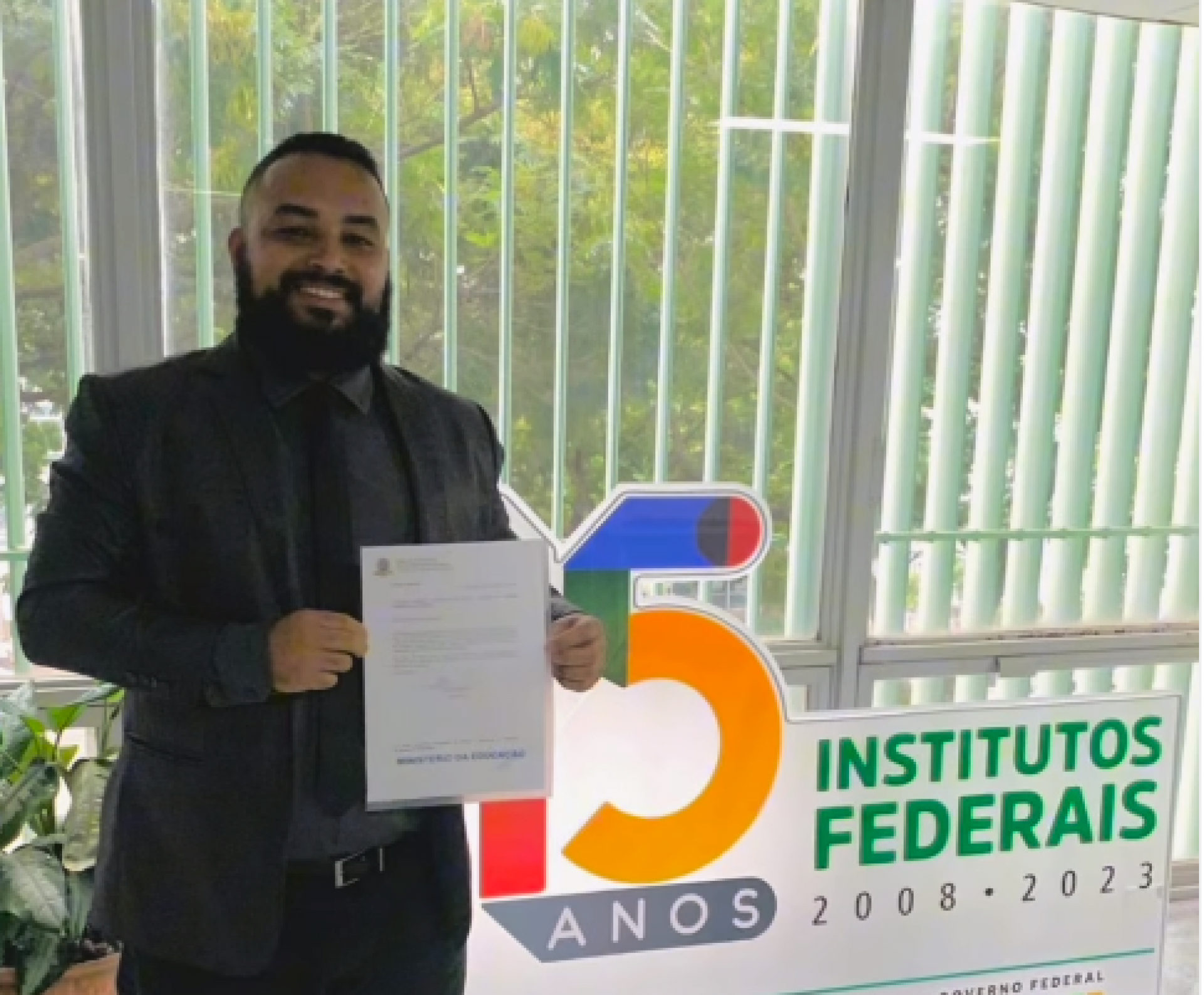 Vereador Diego Barbosa em visita &agrave; Bras&iacute;lia onde protocolou of&iacute;cio solicitando o campus do IFRJ para Teres&oacute;polis - Acervo pessoal