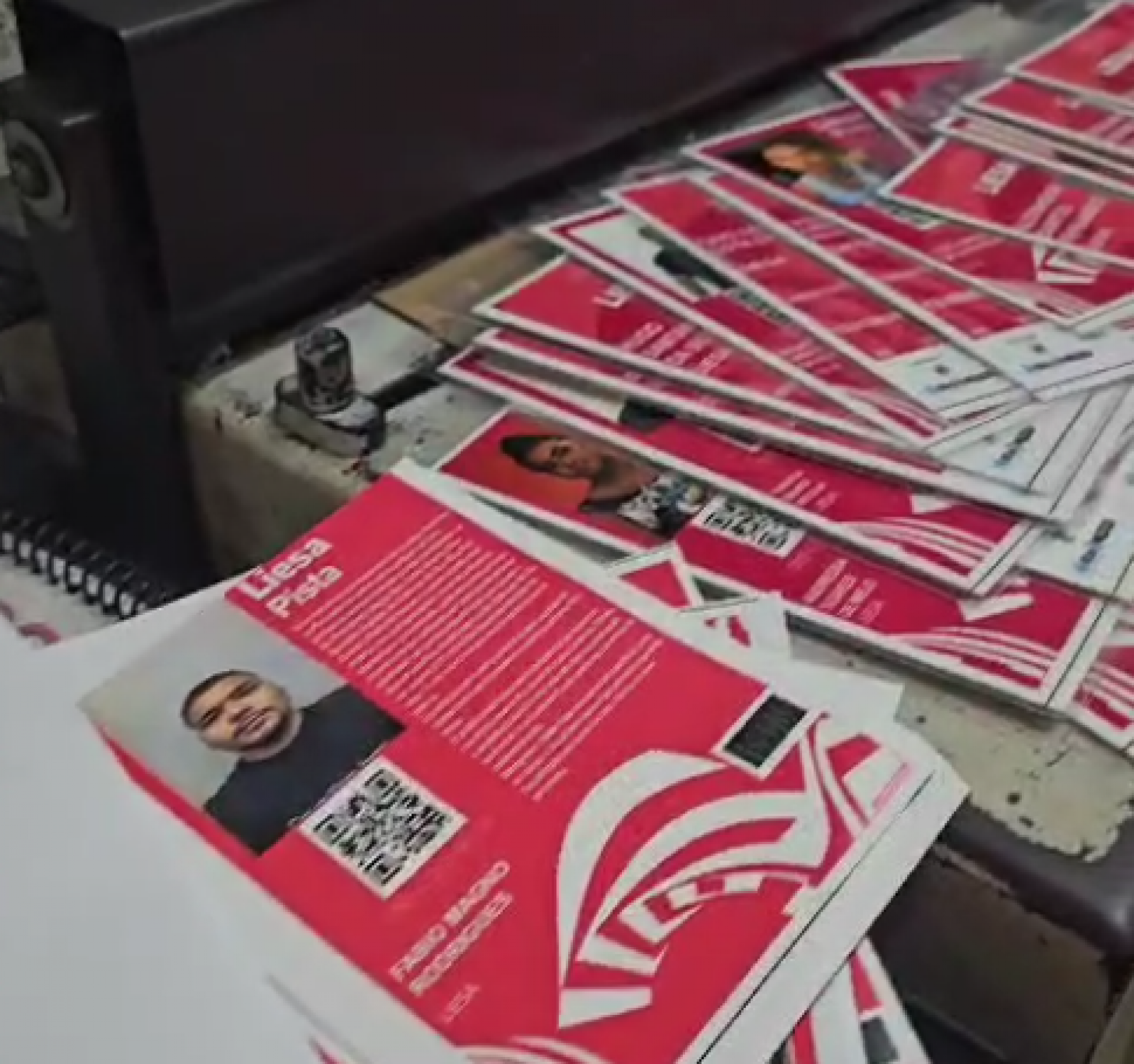 Credenciais falsas apreendidas pela Polícia Civil - Divulgação / PCERJ