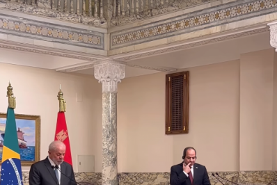 'Israel, a pretexto de derrotar o Hamas, está matando mulheres e crianças', diz Lula no Egito