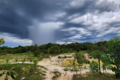 Nuvem ‘cogumelo’ com microexplosão causa estragos no interior de SP
