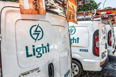 Moradores das zonas Norte e Sul sofrem com falta de luz e água há dias