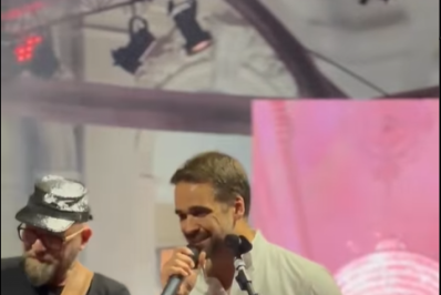 Eduardo Leite se aventura como cantor durante encontro do Cosud