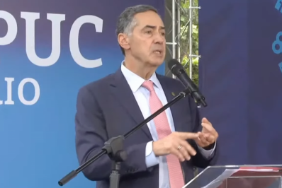 'Descriminalização do aborto é a forma mais inteligente de lidar com o problema', diz Barroso