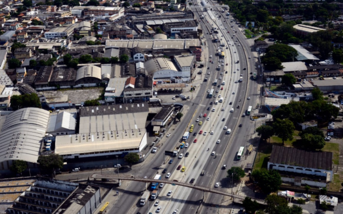 Objetivo da prefeitura é melhorar o tráfego na principal via da cidade