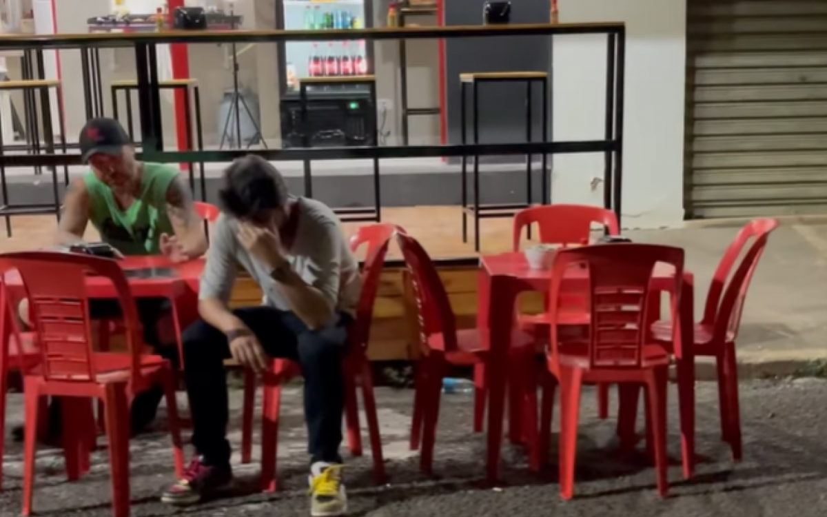 Sandro Pedroso lamenta ao inaugurar lanchonete e ficar vazia - Reprodução/Instagram