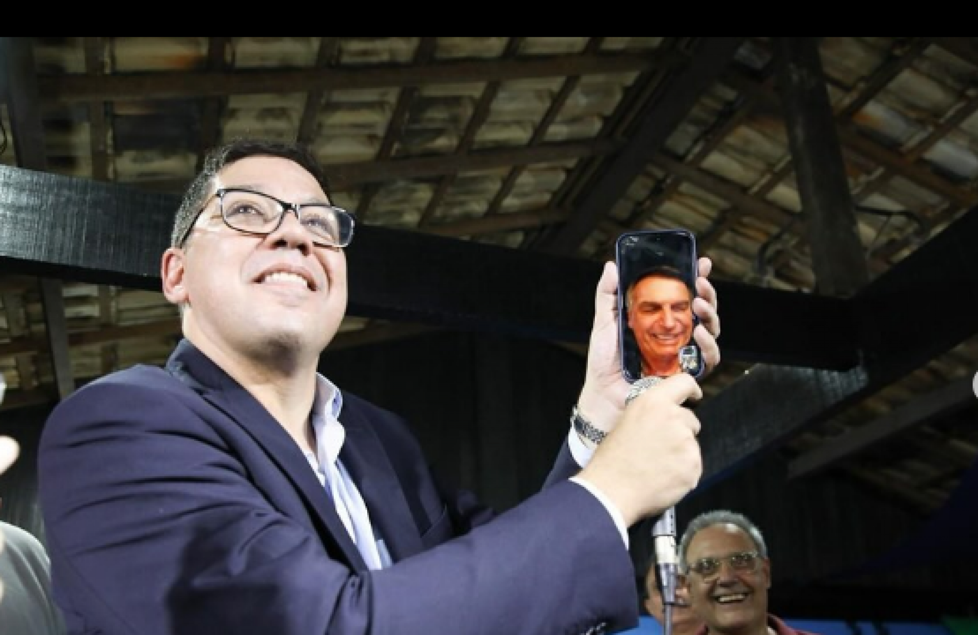 Deputado Altineu Côrtes em chamada de vídeo com ex-presidente Bolsonaro - Redes Sociais 