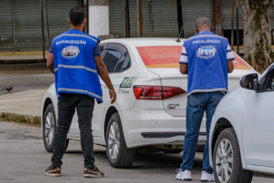 Taxistas devem ficar atentos ao prazo para renovação aual de concessão