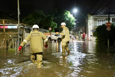 Chuvas intensas de 100 milímetros e rajadas fortes de ventos assustam população