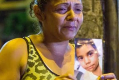 'A máscara dele caiu', diz mãe do menino Eduardo, morto no Alemão em 2015, sobre prisão do delegado Rivaldo Barbosa