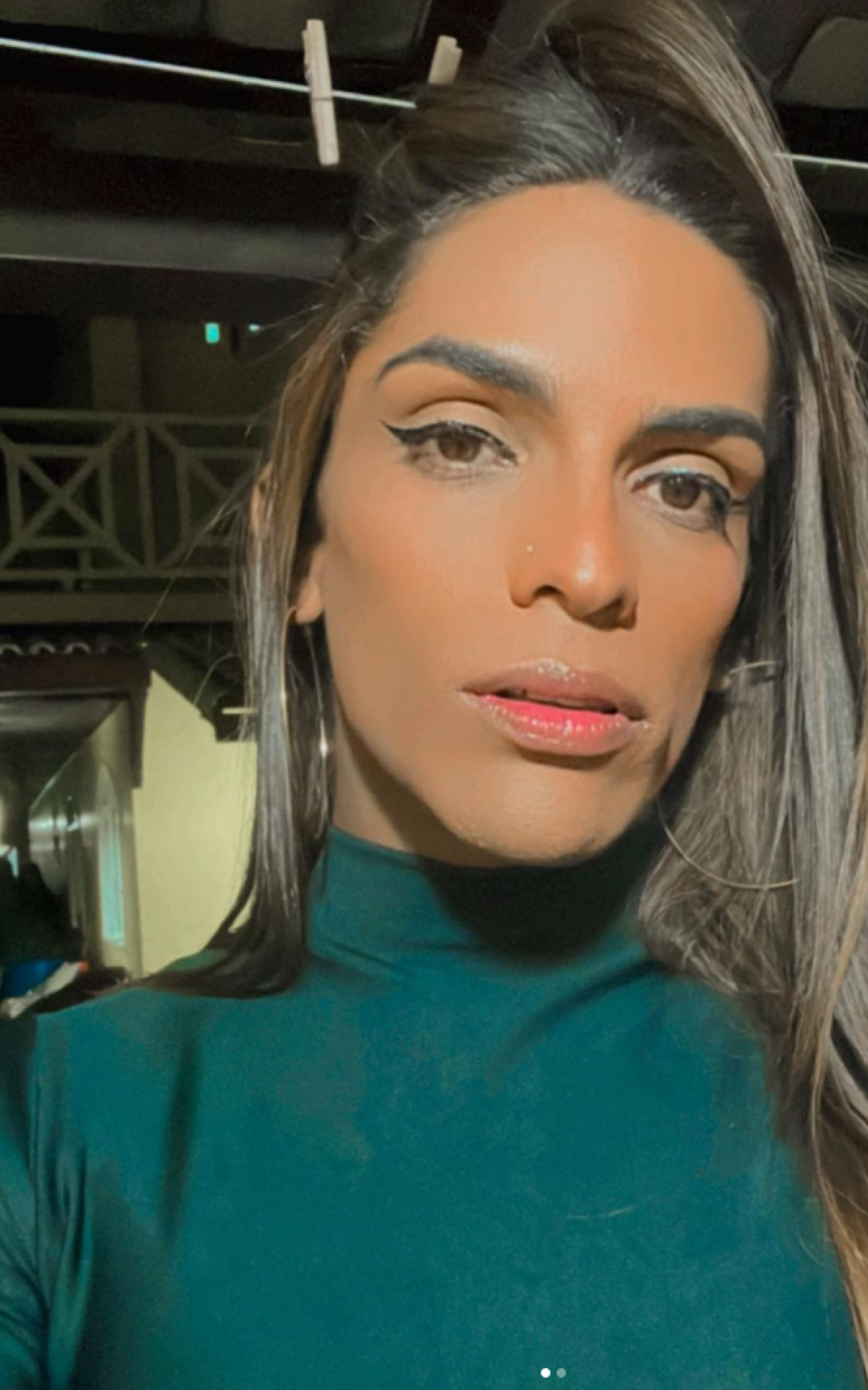 Samara Mapoua foi abordada com cinco amigos na Avenida Brasil - Reprodu&ccedil;&atilde;o / Redes sociais