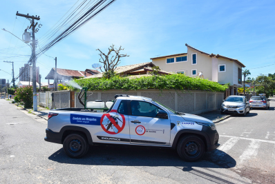 Estratégia contra o Aedes aegypti é intensificada, por meio do carro fumacê
