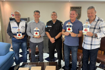 Prefeito de Cantagalo é homenageado pelo 11° Batalhão de Polícia Militar