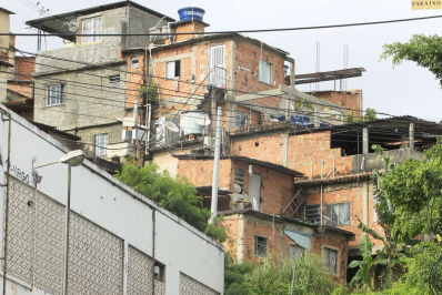 Homem é preso em operação nas comunidades em Santa Teresa e Rio Comprido