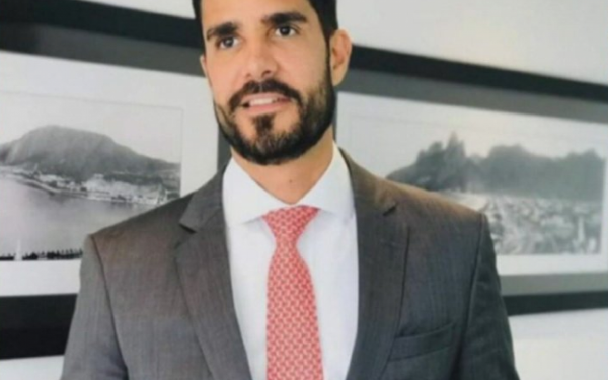 Rodrigo Marinho Crespo foi morto em frente ao escritório em que trabalhava, na calçada do prédio da OAB-RJ - Reprodução / Redes Sociais