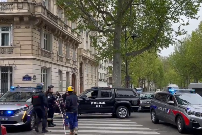 Polícia francesa cerca consulado do Irã após ameaça de homem explodir cinturão com bomba