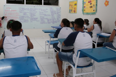 Ensino médio semipresencial é implantado no Centro de Educação de Jovens e Adultos