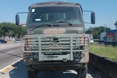 Homem morre atropelado por caminhão do Exército em pista exclusiva do BRT Transbrasil