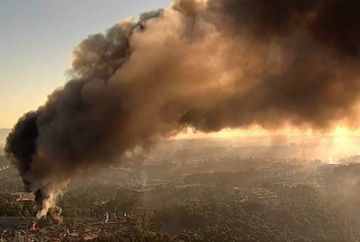 Incêndio atinge depósito de material reciclado na zona leste de São Paulo