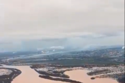 Moradores das ilhas do Rio Guaíba, em Porto Alegre, se recusam a sair de casa, diz jornal