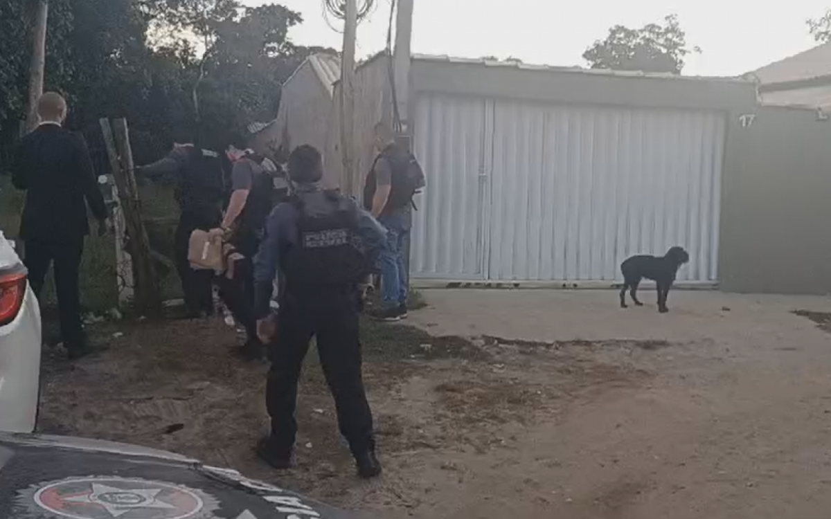 Agentes saíram para cumprir 10 mandados de busca e apreensão na Região dos Lagos