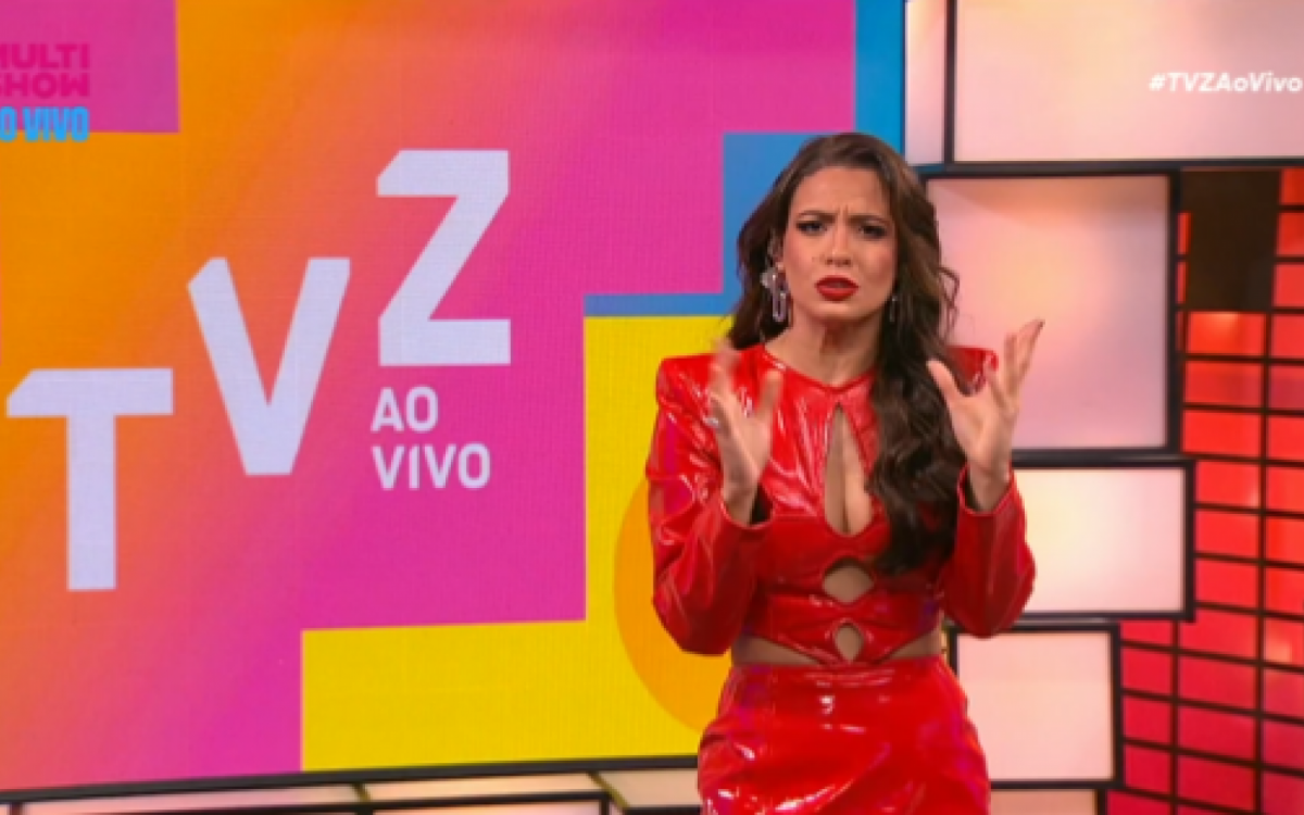 Beatriz Reis apresentando o TVZ, do Multishow