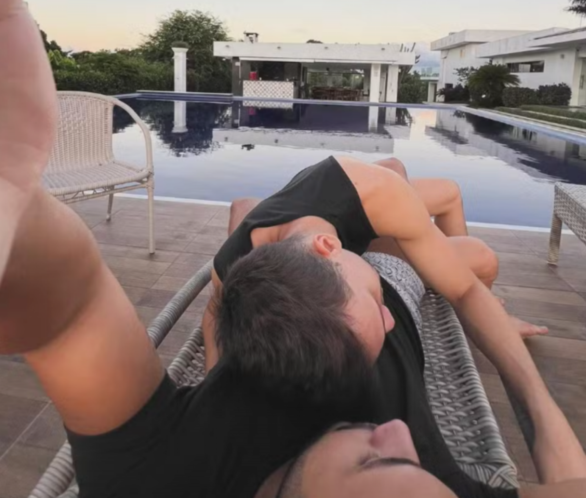 Filho de Popó assume romance e se declara para namorado, saiba quem é
- Foto: Reprodução