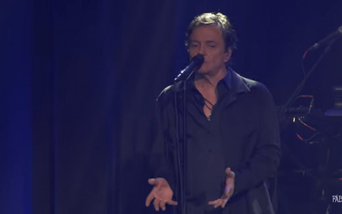 O cantor Fábio Jr. no clipe de 20 e Poucos Anos - Reprodução/Youtube