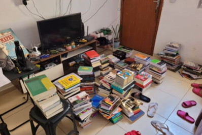 Polícia cumpre mandado de busca e apreensão contra acusado de furto e estelionato em loja de livros de Petrópolis