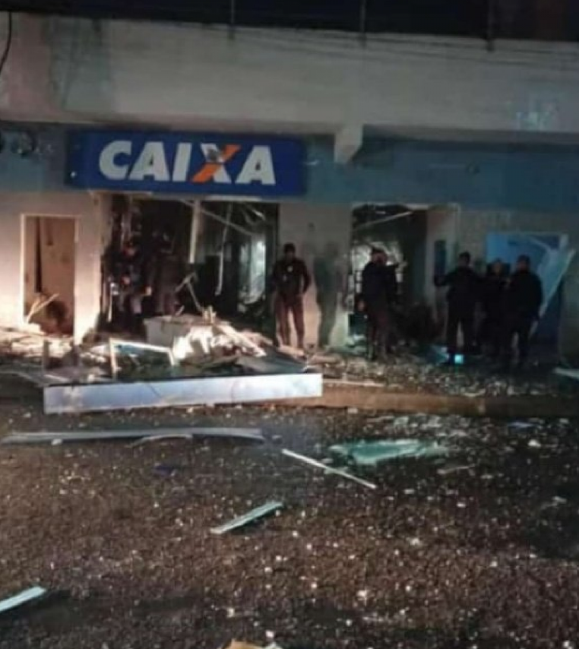 Agência ficou destruída após o ataque