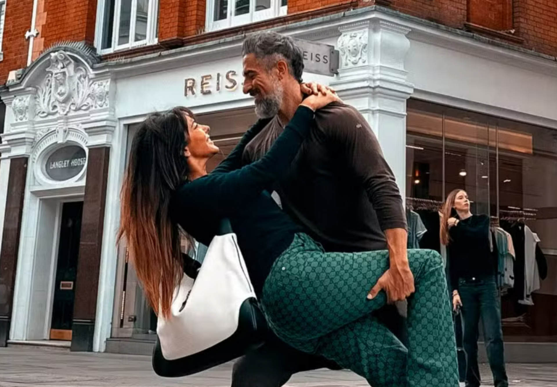 Esposa de Marcos Mion toma atitude após rumores de traição e choca web - Foto: Reprodução