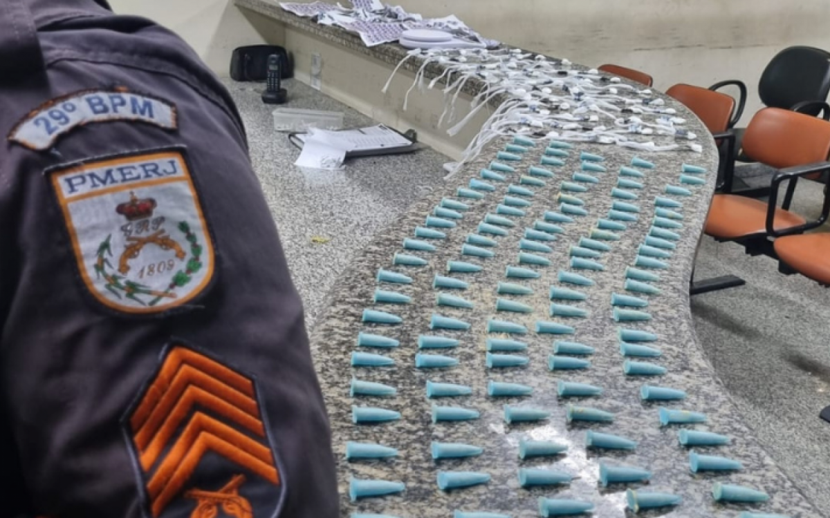 Os produtos ilegais no balcão da 143ª