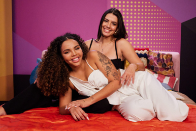 Famosas por conversas na cama do 'BBB 24', Fernanda Bande e Pitel vão reviver momento em programa de TV
