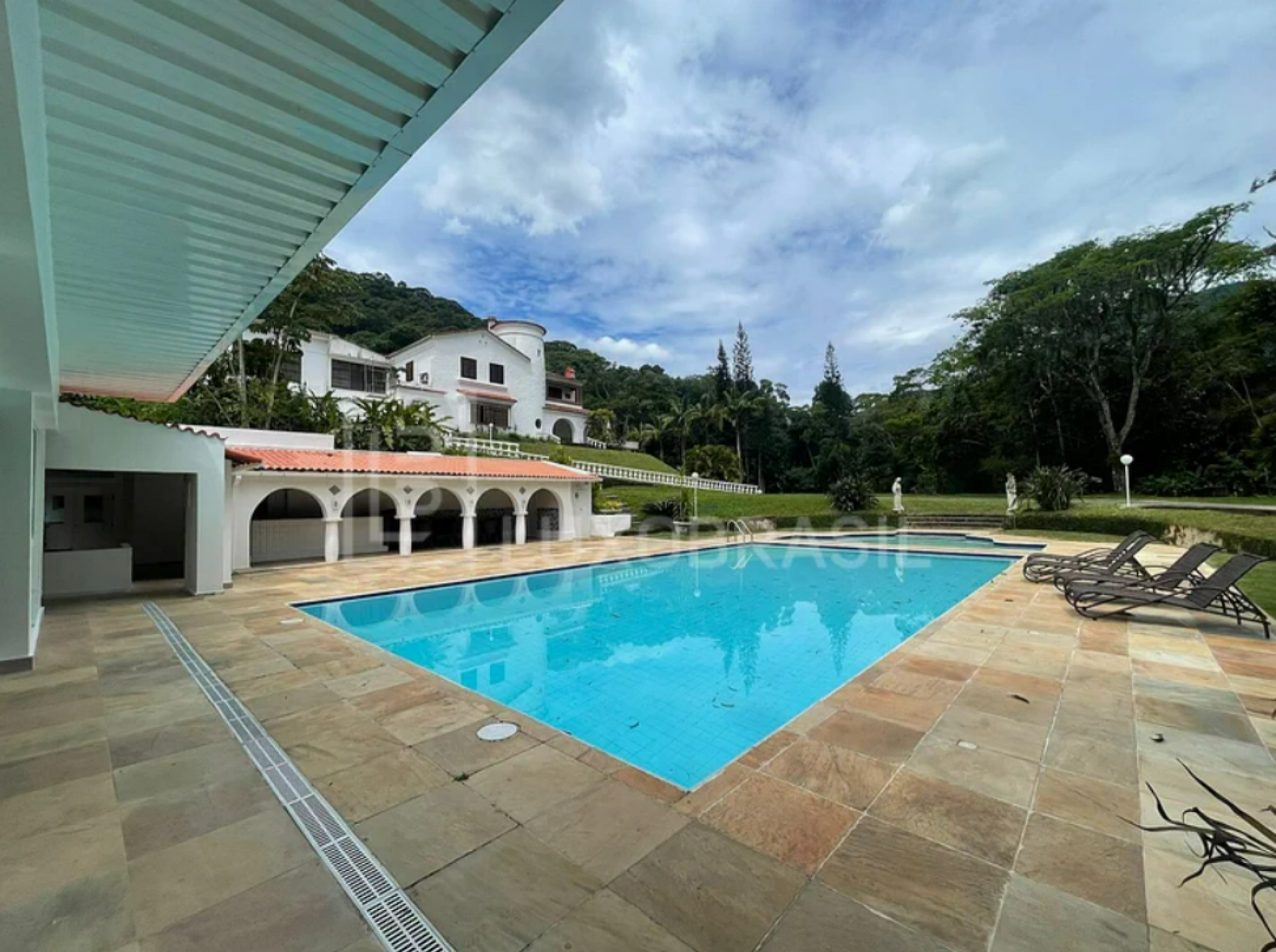 Casa que foi cenário da novela ?Sassaricando? está à venda por 11 milhões - Foto: Reprodução