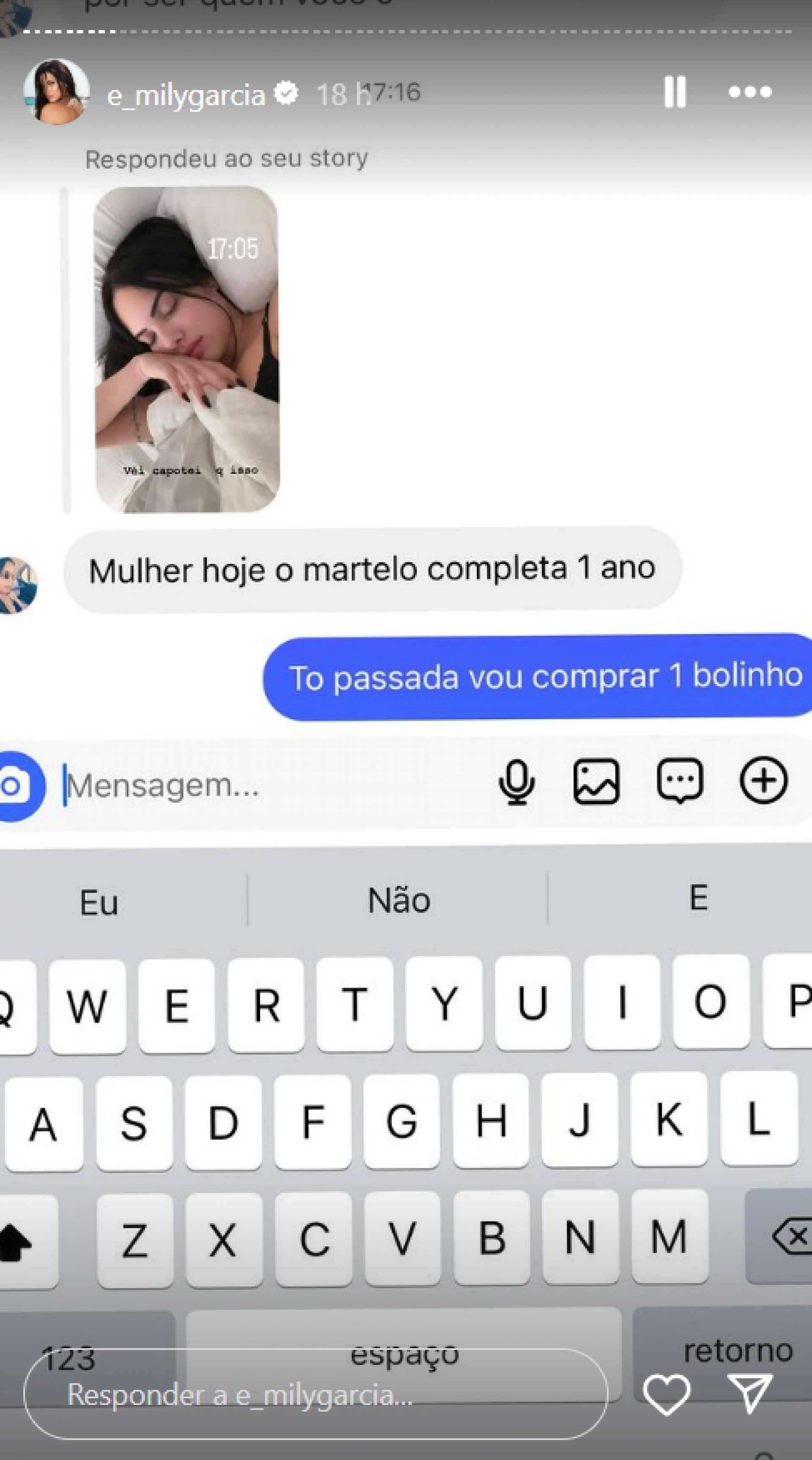 Emily Garcia comemora aniversário de barraco com martelo que viralizou - Foto: Reprodução