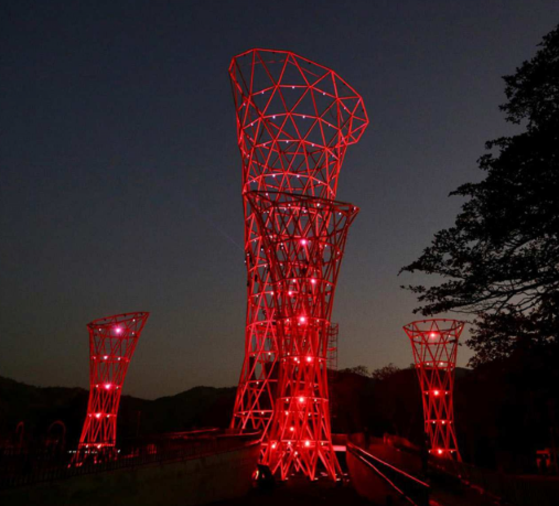 Torres serão utilizadas para exibir shows de luzes e sons - Beth Santos / Prefeitura do Rio