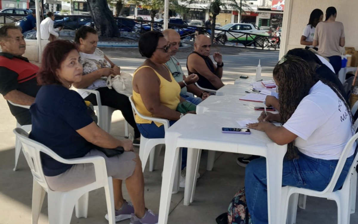 Ação de mobilização contra a gripe na Praça da Bíblia