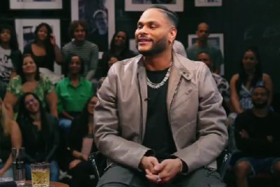 Tony Salles conta como fotos de ensaio nu o ajudaram em viagem aos Estados Unidos 