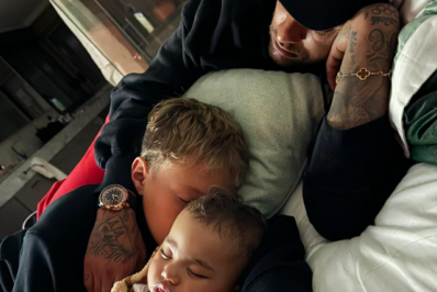 Neymar mostra filhos dormindo e brinca: 'Bora ver TV? Três minutos depois'