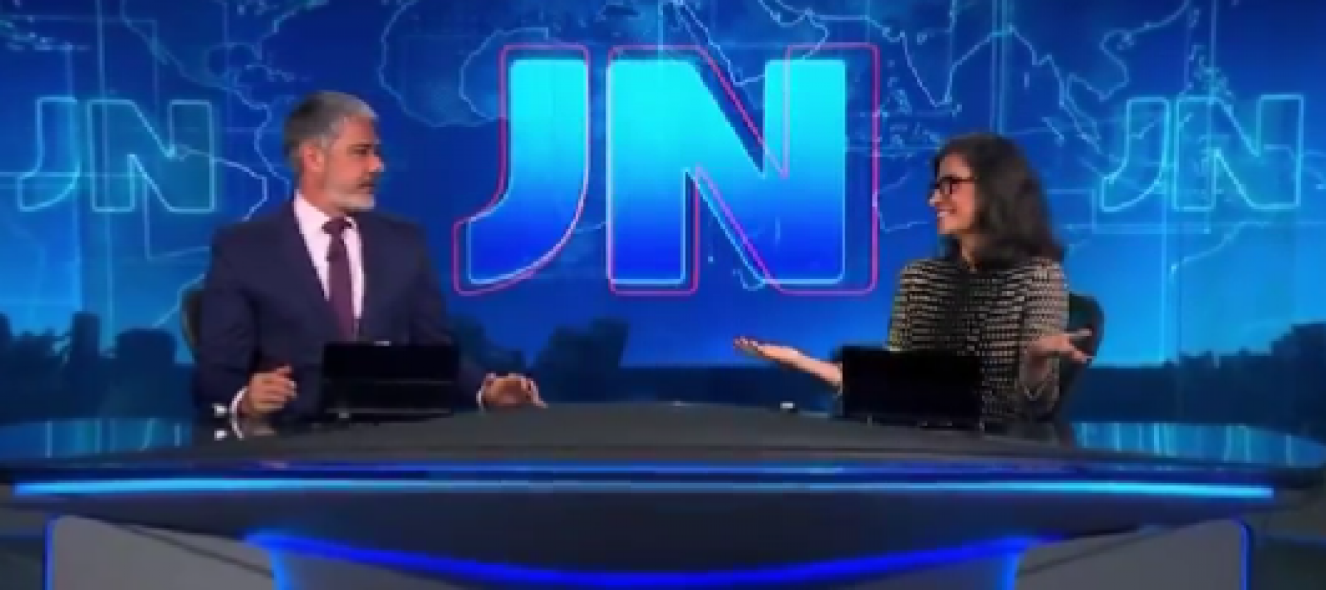 William Bonner e Renata Vasconcellos encerram 'Jornal Nacional' de forma inusitada - Reprodução de vídeo