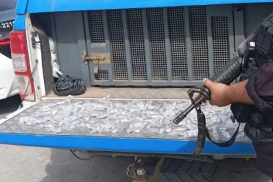 Acusado de tráfico é preso com 320 pinos de cocaína em Cabo Frio